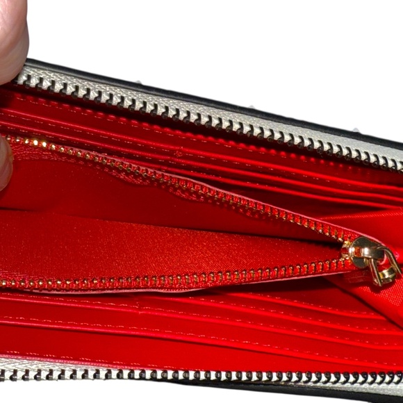 Christian Louboutin Cream Pantone Studded Wallet - Picture 9 of 17